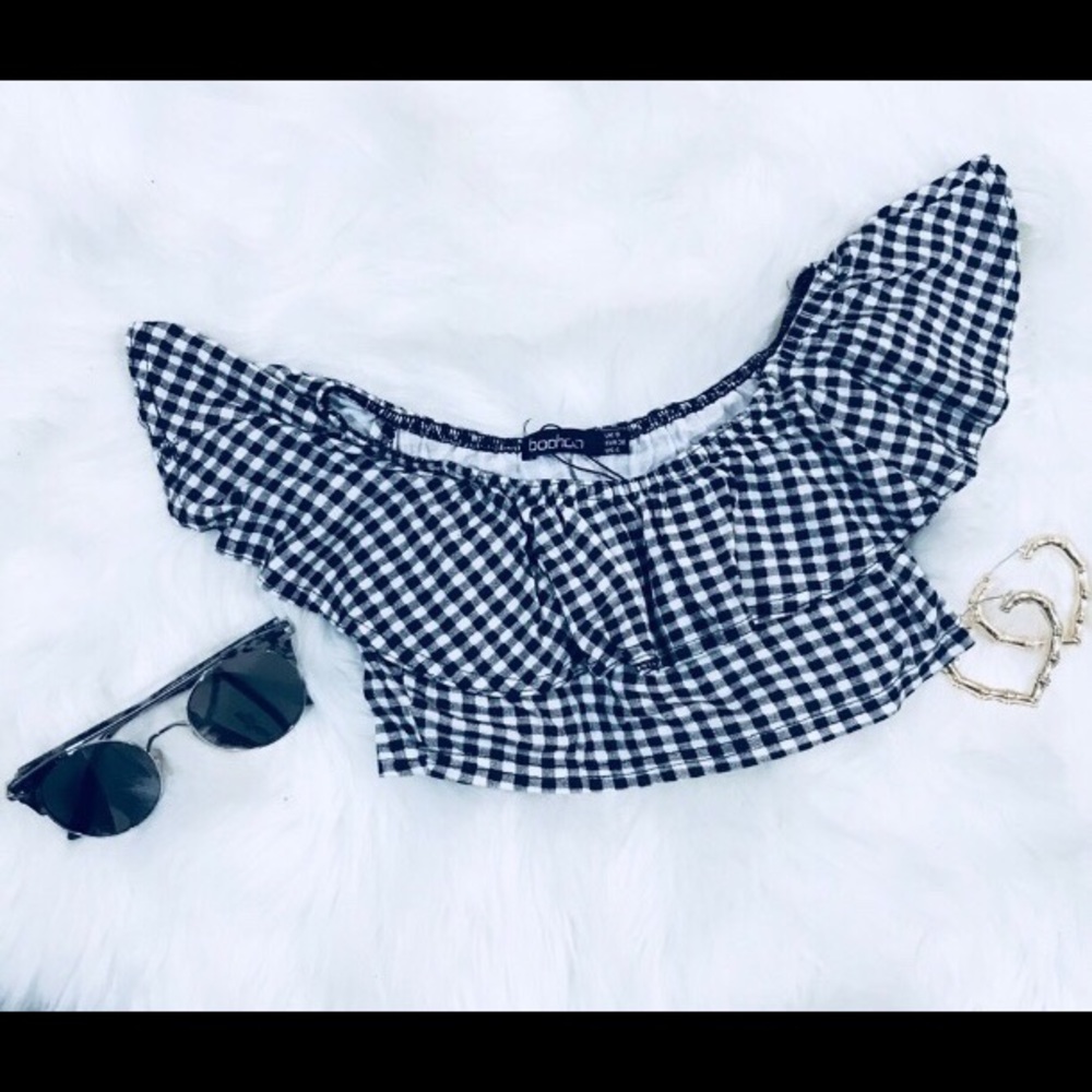 Cute Gingham Crop Flutter Top - Picture 2 of 5